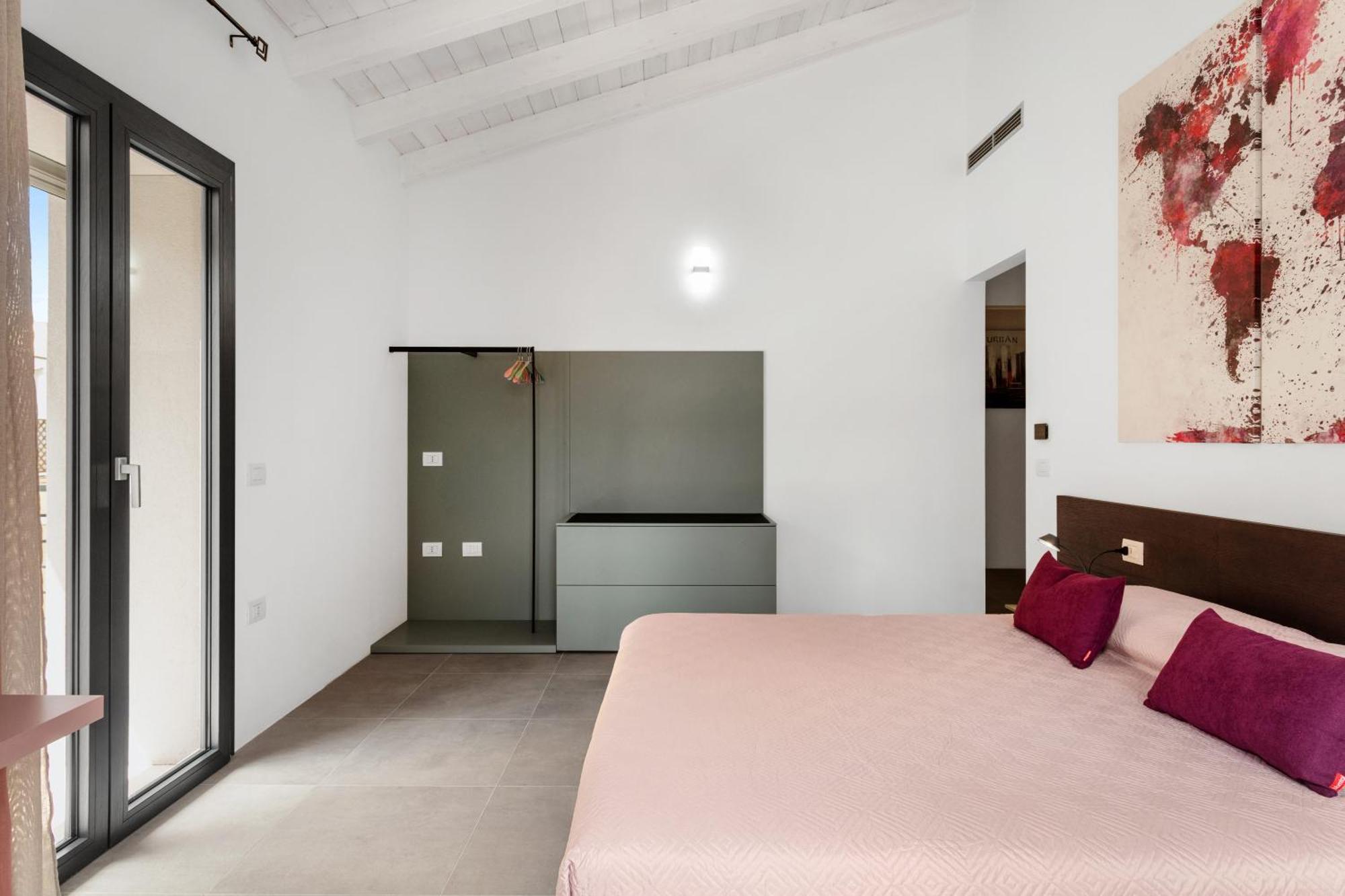 Double D House Bed and Breakfast Όλμπια Εξωτερικό φωτογραφία