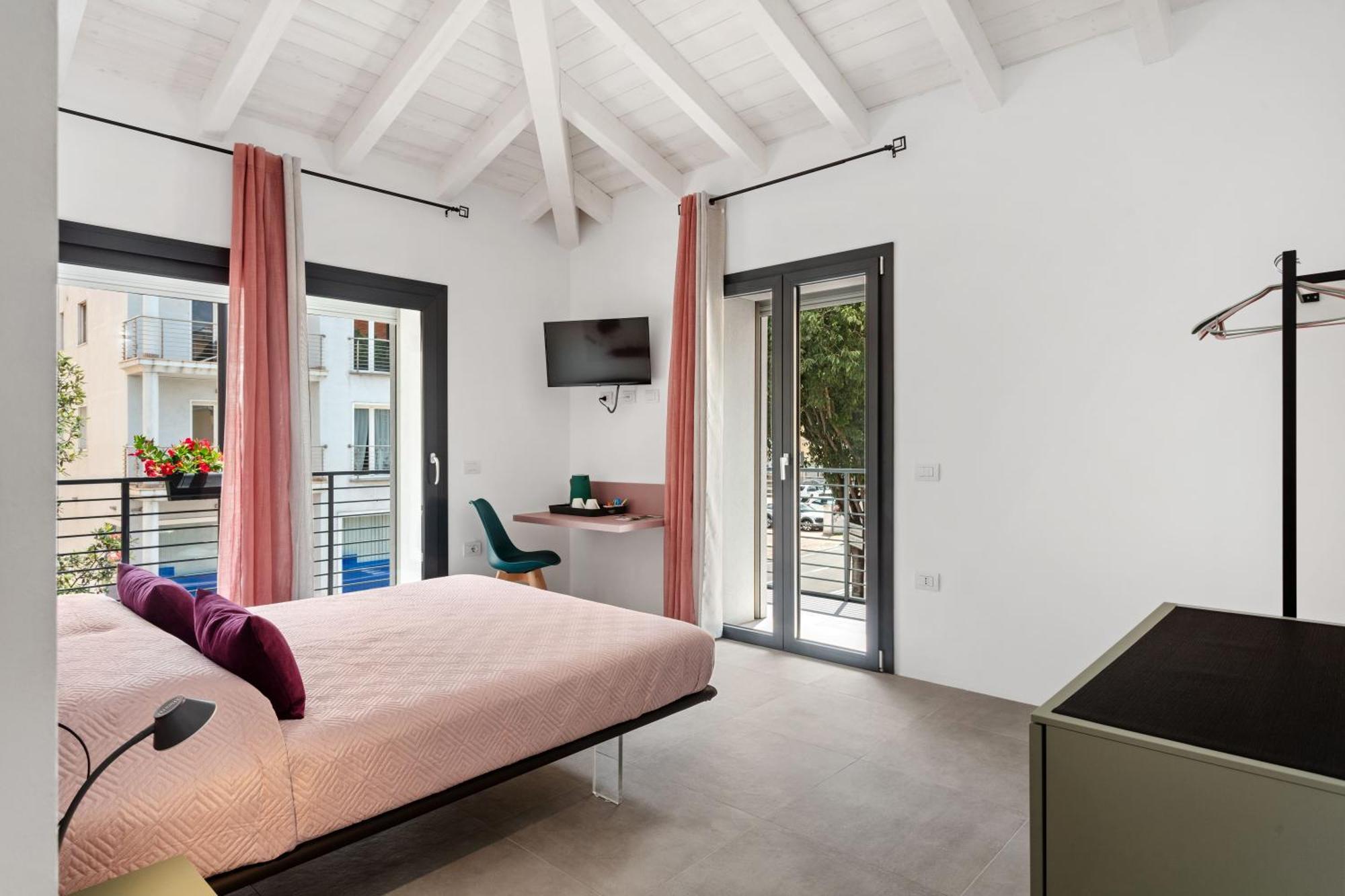Double D House Bed and Breakfast Όλμπια Εξωτερικό φωτογραφία